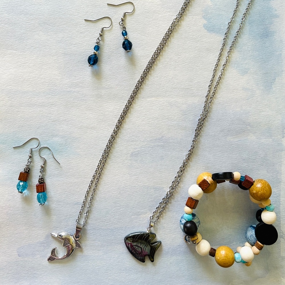 Handcrafted jewelry set hypoallergenic earrings